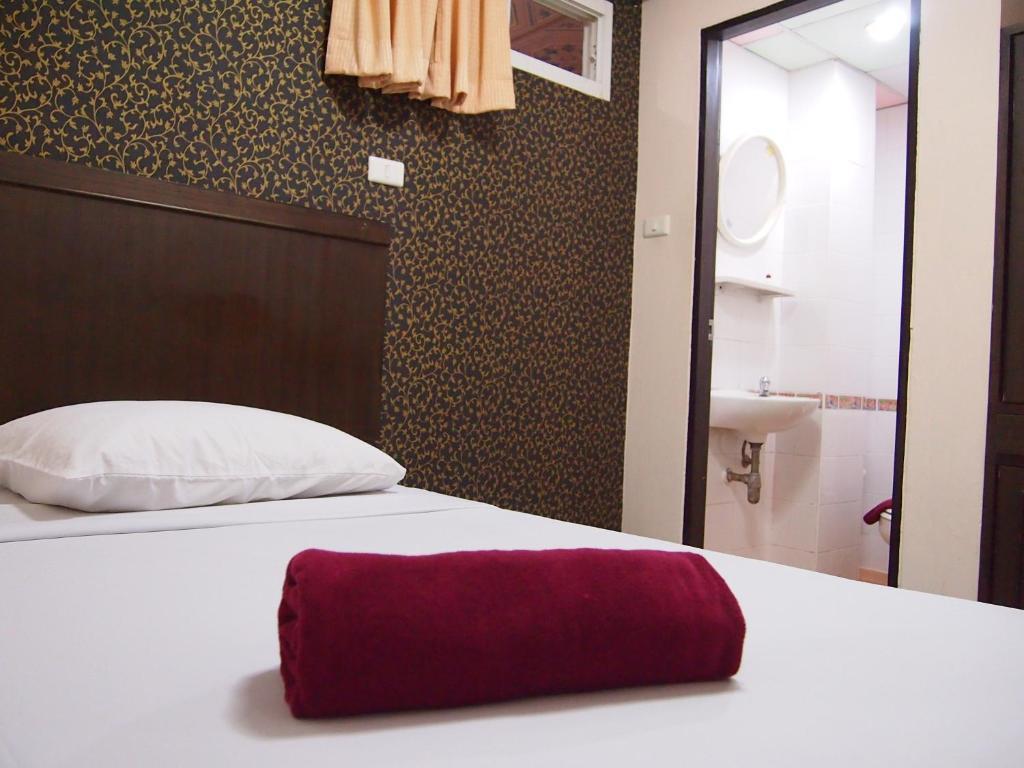 Four Sons Inn Bangkok Habitación foto
