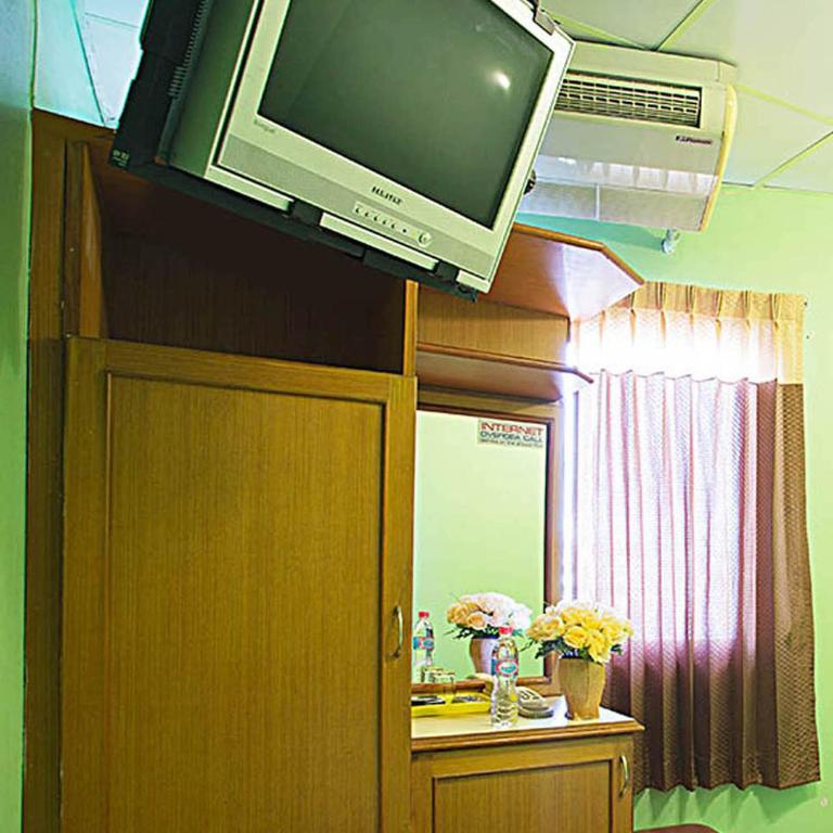 Four Sons Inn Bangkok Habitación foto